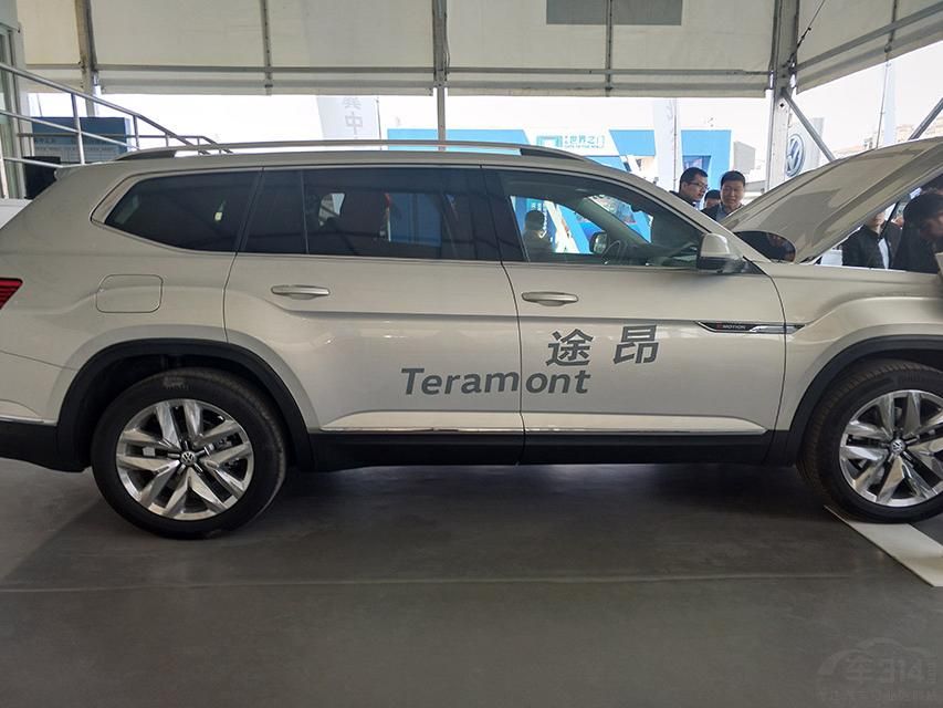 �³���ǰ��դ������������׳�ĶƸ������д��䡣