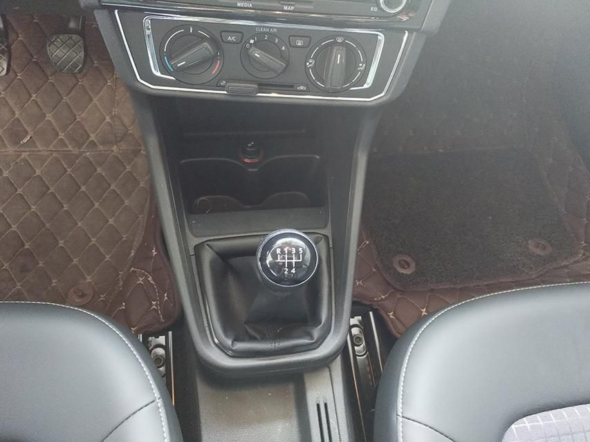 ���������ϵ���ɫ���߼�����ɫ���໥��Ӧ��