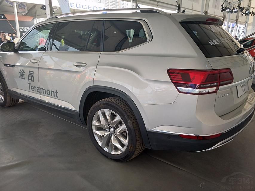 ��۷��棬;�������ο��౥������ͷ�����͸��Ǻ���Ӳ�ʡ�