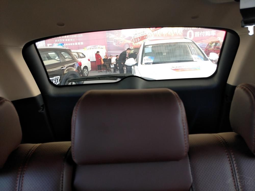 Ұ��T70����������У�Ϊ�������ṩ�˸���ѡ��Ŀռ䡣