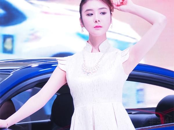 ӳ�����⣬Ƥ����Ө���ƺ�͸����