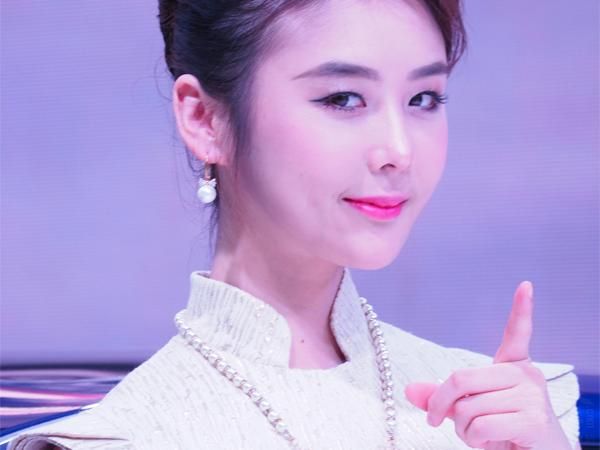 ���������С���������������������������崿���ľ����ŵľ�ɫ�����ϡ�