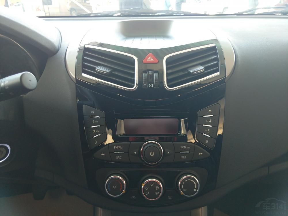 �޴�ĺ���Ʒ��LOGO��ͬӪ����˿��ŵ�ǰ����