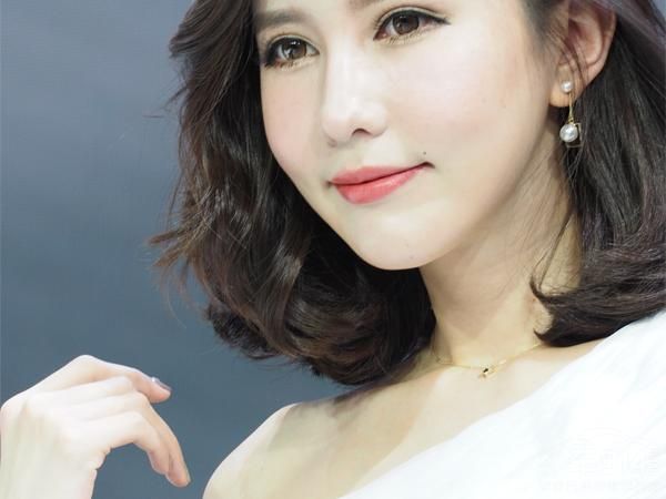 �����ķ�������Ů��