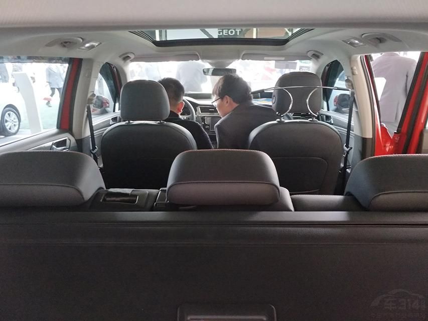 �������棬;��L����1.8T��2.0T������������ʷֱ�Ϊ180������220��������ֵŤ��Ϊ300ţ���׺�350ţ���ס�