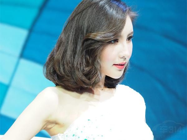 Ů�����۾������¹��ӳ�µĴ󺣡�