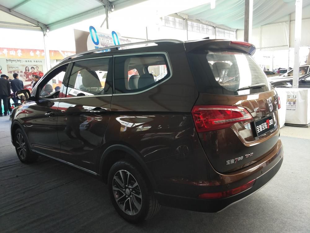 �±���730������LED������Լ�ȫ�µĶƸ���������װ����8Ӣ���п������Զ��յ���������ɲ���Զ�פ����һϵ�зḻ�����á�