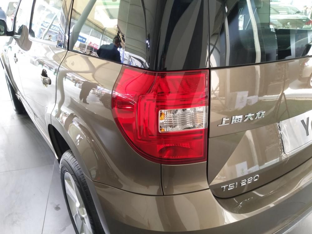 ˹�´�Yeti�����κ����һ�����Լ�ࡢʵ��Ϊ������ȫ�ڵ���ɫ�����׹�ľ�������ĵ�׺��Ϊ�ڲ��ռ������˲���ʱ�е����ʡ�