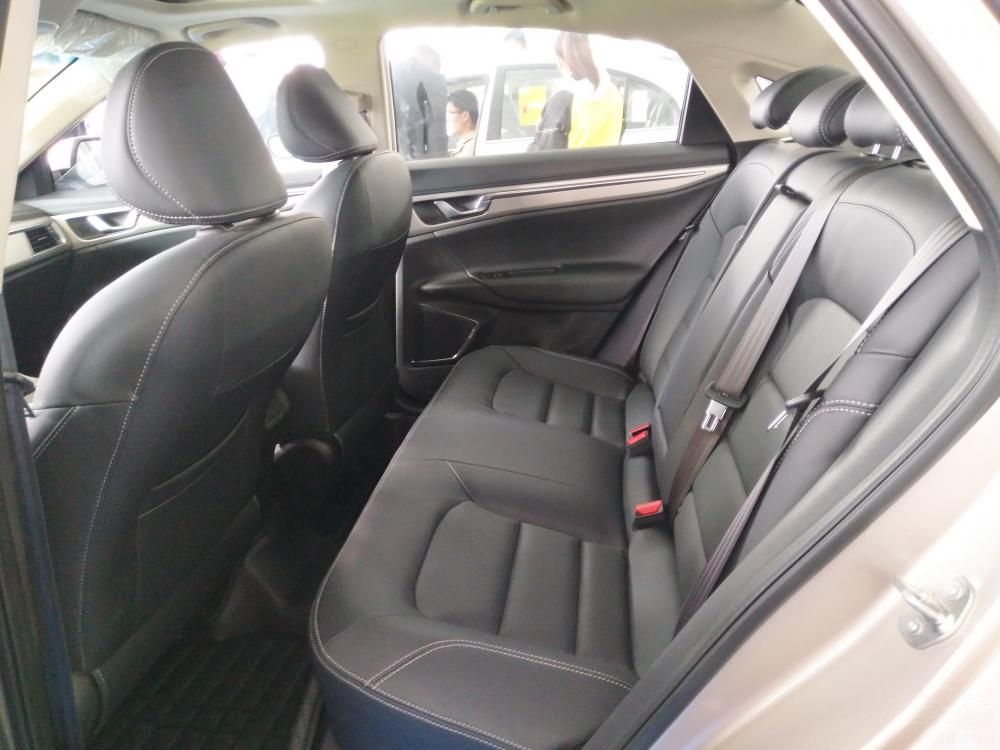 ���÷��棬�³������Զ�Զ����һ��ʽǰ��ơ�LED�ռ��г��ơ�LEDβ�ơ����������Ӿ�����Կ�׽���/һ�������������״���ⲿ���á�