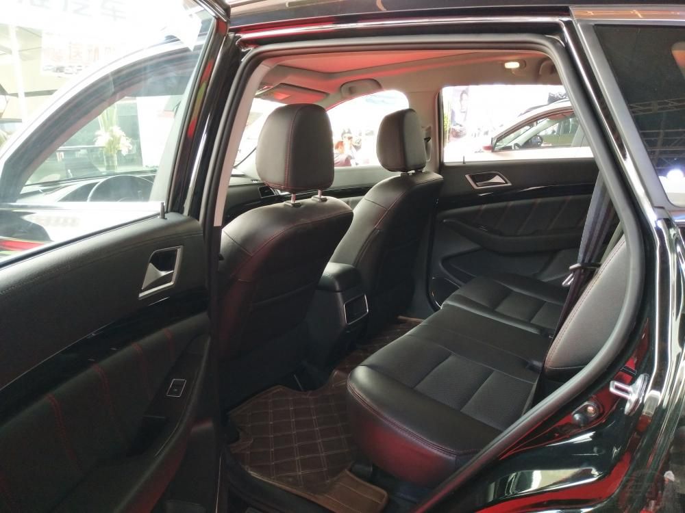 �����䳵�ͻ��䱸��ȫ���촰����������ͣ��������ɲ��ǰ�Ų����ҡ������ȶ����ơ�����Ѳ����Ƥ�����Ρ��Զ��յ��ȡ�