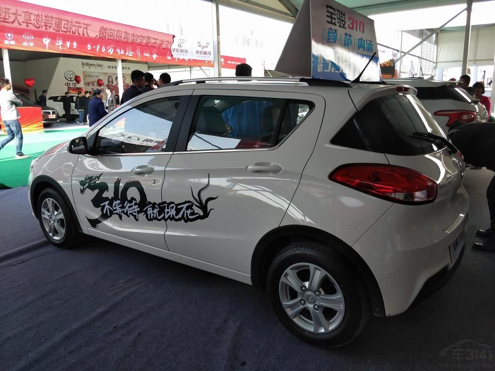 �³����ݳ��͵Ĳ�ͬ��ѡװ�е綯�촰����LEDת��Ƶĺ��Ӿ��Լ��������ߵȡ�