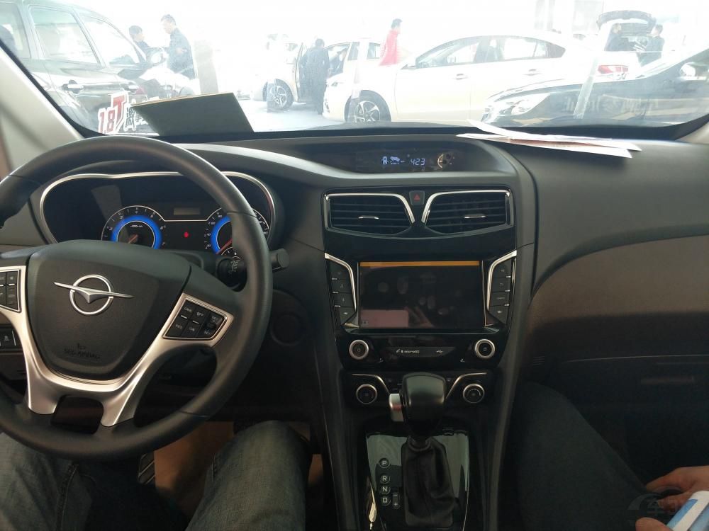 �и��䳵���ϻ������˾߱��������ơ����ƿ��ơ�����Զ�̿��Ƶȹ��ܵ�HM-Link���ػ���ϵͳ��