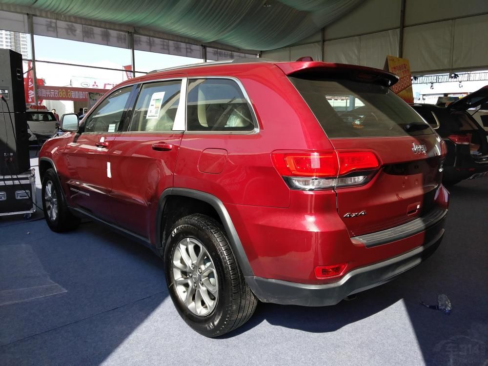 ��̥���÷��棬���Ϊ265/60 R18��������ע��ԽҰ���ֵĹ�����Wranglerϵ�У�������Ӧ����װ·�档