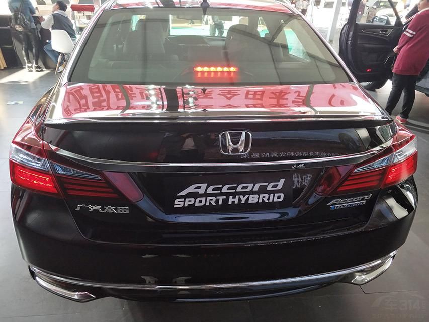 �����ݻ�һ��Ҫ����ͨ�泵��СһЩ����Ϊ�����������