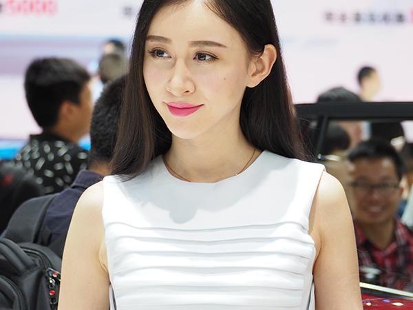 ��ɫ��Ȼ΢�ơ�