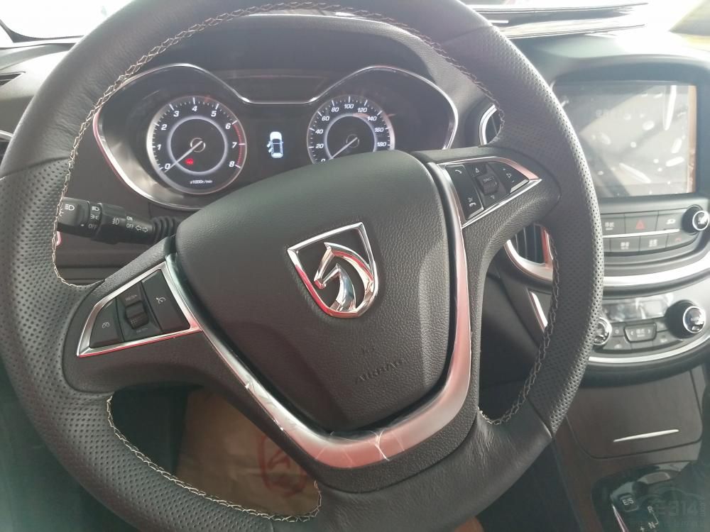 ���η��棬����560�ɶ�������Ҳ�����˸ı䣬����ʽ�п�̨����ľ���ΰ�װ�Σ������������ʸС�