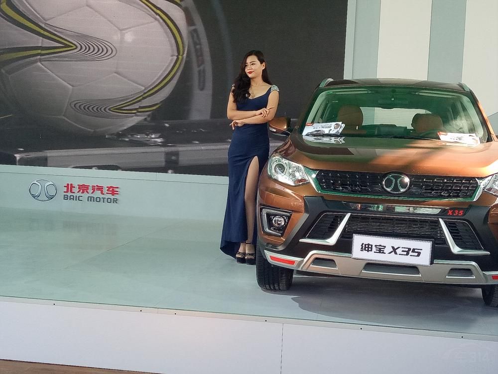 ���Ĵ��۾���Ц���κ�����