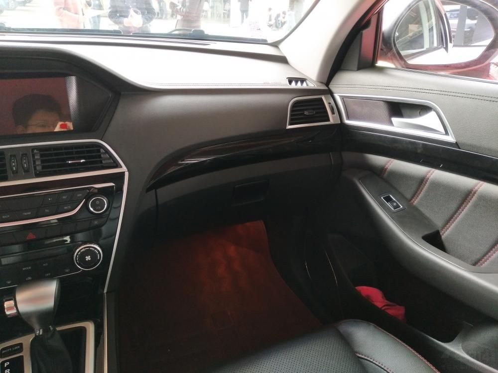 �п�̨�����˿���������ɫװ�����������Բ�����ʱ�иС�