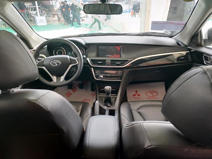 V5 plusβָĶ˺ܶ࣬Եľп̨֣ƣɫΪɫ+ɫĴ䣬ȻоȽϵΡ