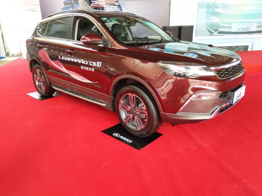 �䶨λ�ڳ���SUV����������Բ�󡢱�����