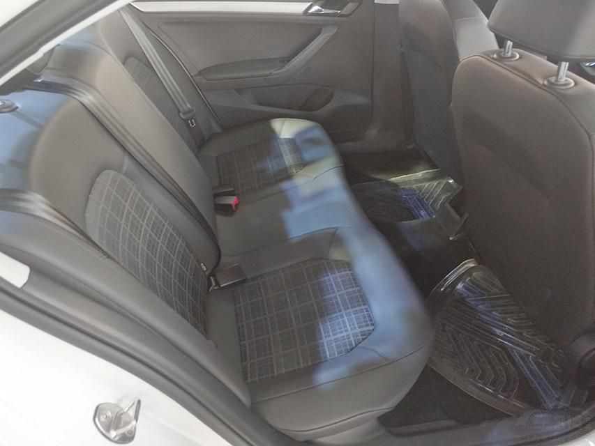 ¿ݴԺɫΪɫװе׺п̨Ǵһķֺס