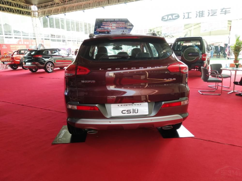 �Ա�CS10�Զ���DCT�泵���䱸����Կ�׽���ϵͳ��һ��������8Ӣ���ý�������Һ����������Ѳ��ϵͳ���Զ���Ӧ��Ρ��Զ���ơ���ת��Ƶ綯�۵����Ӿ����Զ�פ�����ܡ�ǰ2��4̽ͷ��Ӧ�״�ӵ���Ӱ���Զ�����Ŀ�ں��Ӿ���