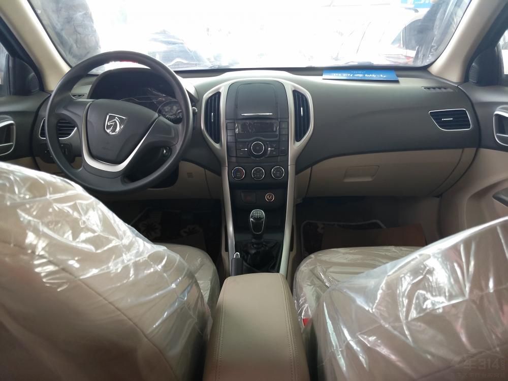 ���÷��棬ESC�����ȶ�ϵͳ��ɲ�����������¸�����EPB������ɲ���Զ�פ����̥ѹ��⡢ǰ��פ���״����Ӱ��Ⱦ�Ϊȫϵ���䡣