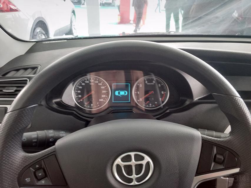 �п�̨��ʹ���˴��������ɫ�ΰ塣