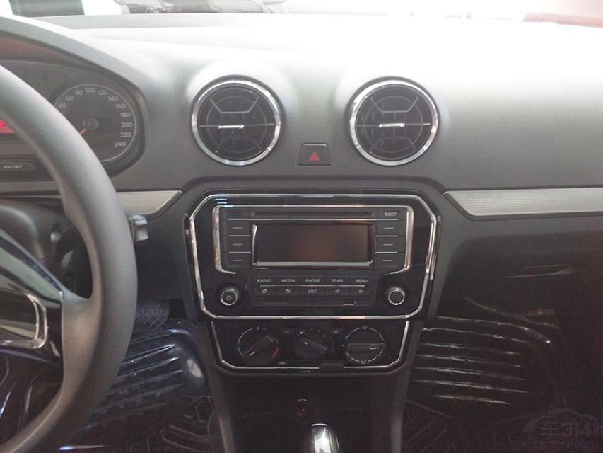 �¿�ݴ������˴������µ�������Ʒ���п�̨��װ��һ��ߴ�����Һ����ʾ��