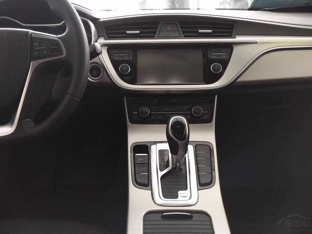 ���η��棬�ۺ�GL���Լ��Ĳ��֣���ϴ������ɫ�Ƹ���װ�Σ�Ӫ�����ʱ���ִ��ķ�Χ��