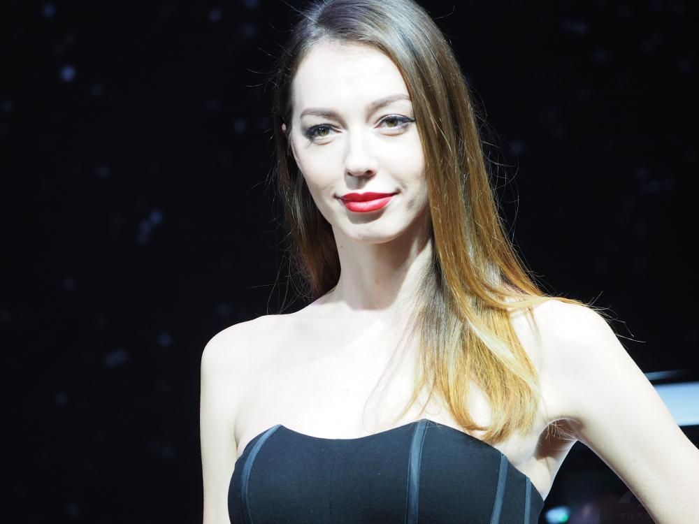 �ں������������