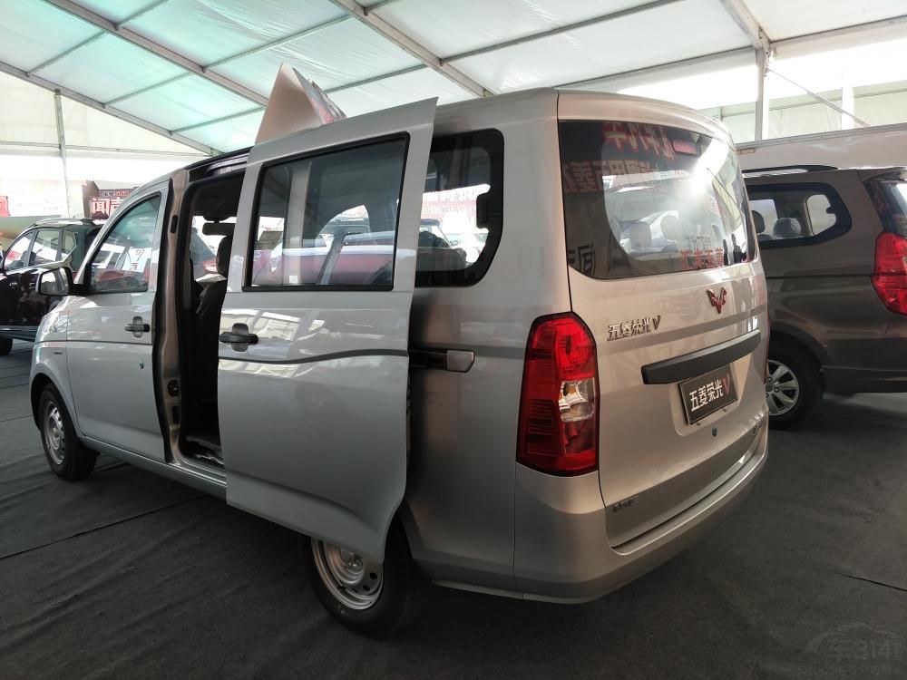 棬温AͺбʾԸԻͨ͸ÿóĳߴΪ4051/1575/1780mmΪ2600mm