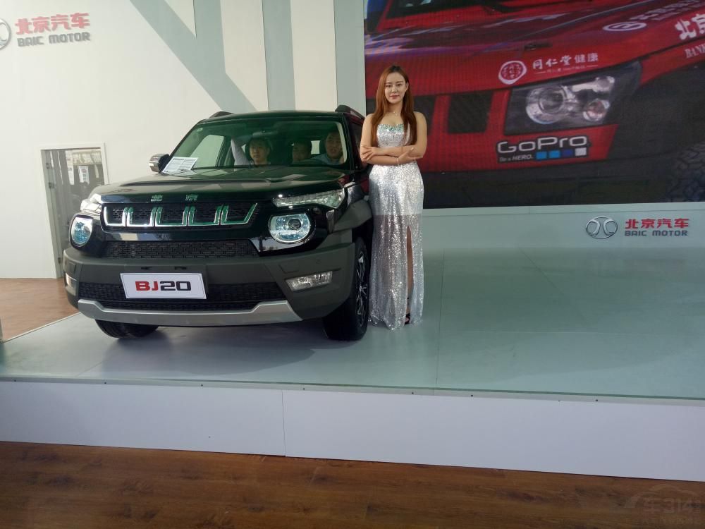 ˫�۲�ʱ������Ƥ�Ĺ�â��