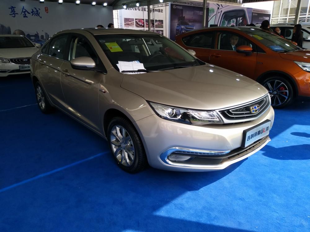 �ۺ�GL��ۺ�GSͬ��������FEƽ̨��ӵ����2700mm������ࡢ4725mm*1802mm*1478mm��������Χ���������Ѿ��ӽ�B�����ı�׼��