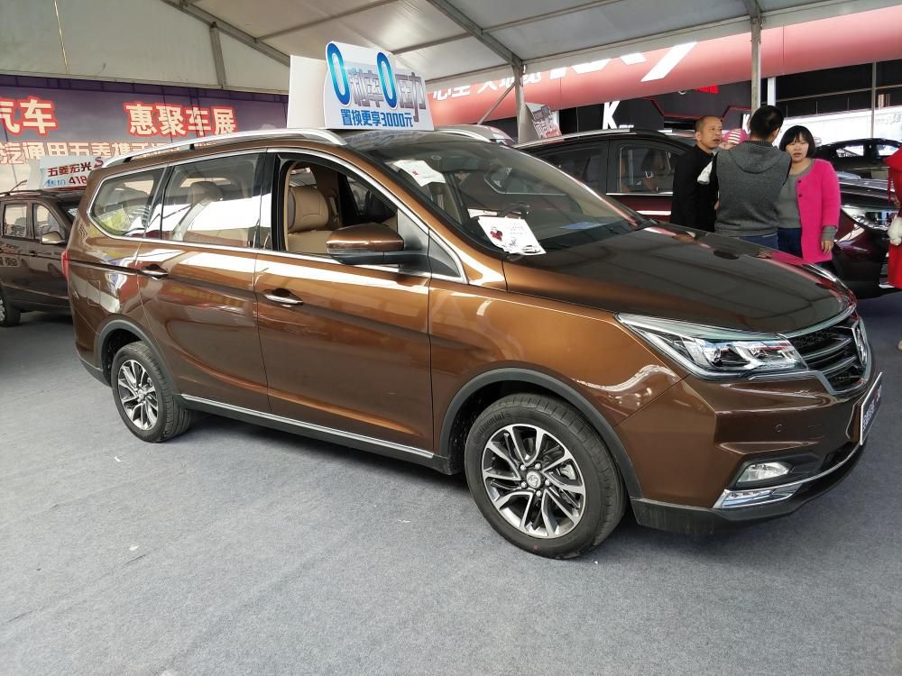 ����730�Ǳ������µĵ�һ�����MPV���ͣ��������ĳ��ֽ����������⣬��MPV�г�һ�Ҷ���ľ��档