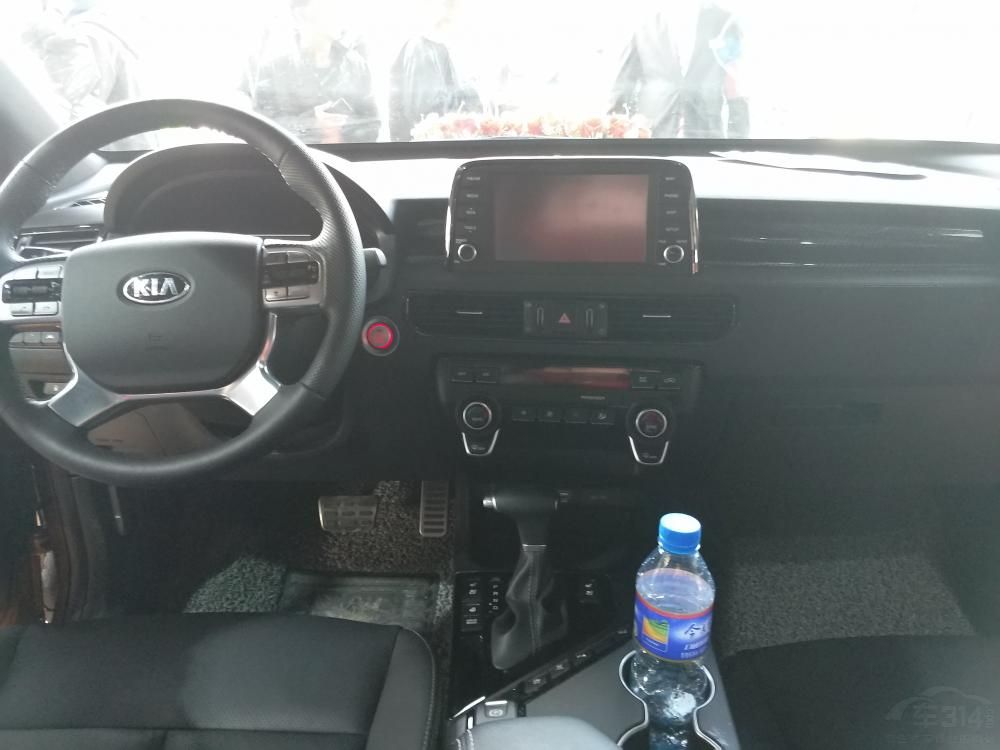 пزһȥˣϷΪ8Ӣýʾ·ΪյںͿյưťǱԼݵĳΪɫɫ廹˷ľΰ.