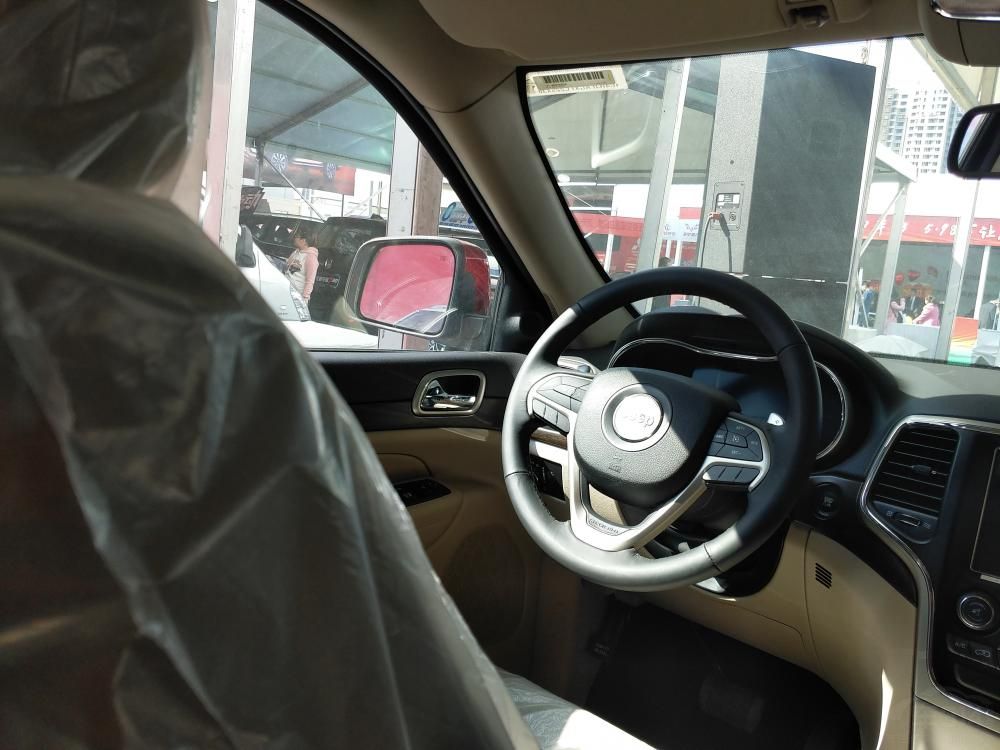 �๦�ܷ����̰������ź�������Ƥ�����̴��м��ѡ��Ǳ�������һ��7Ӣ���Һ����ʾ������ʾ�����Ķ�����Ϣ����ȡ���㡣