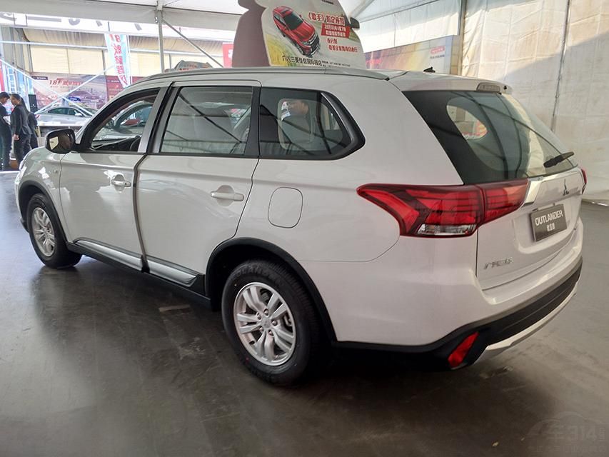 ³޳Ȼڰ汾ͬȦƣͬʱ񳵶ܵҲûȱϯ