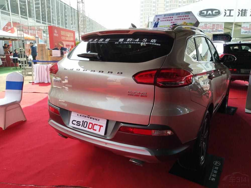 �п�̨�����˿���������ɫװ�����������Բ�����ʱ�иС�