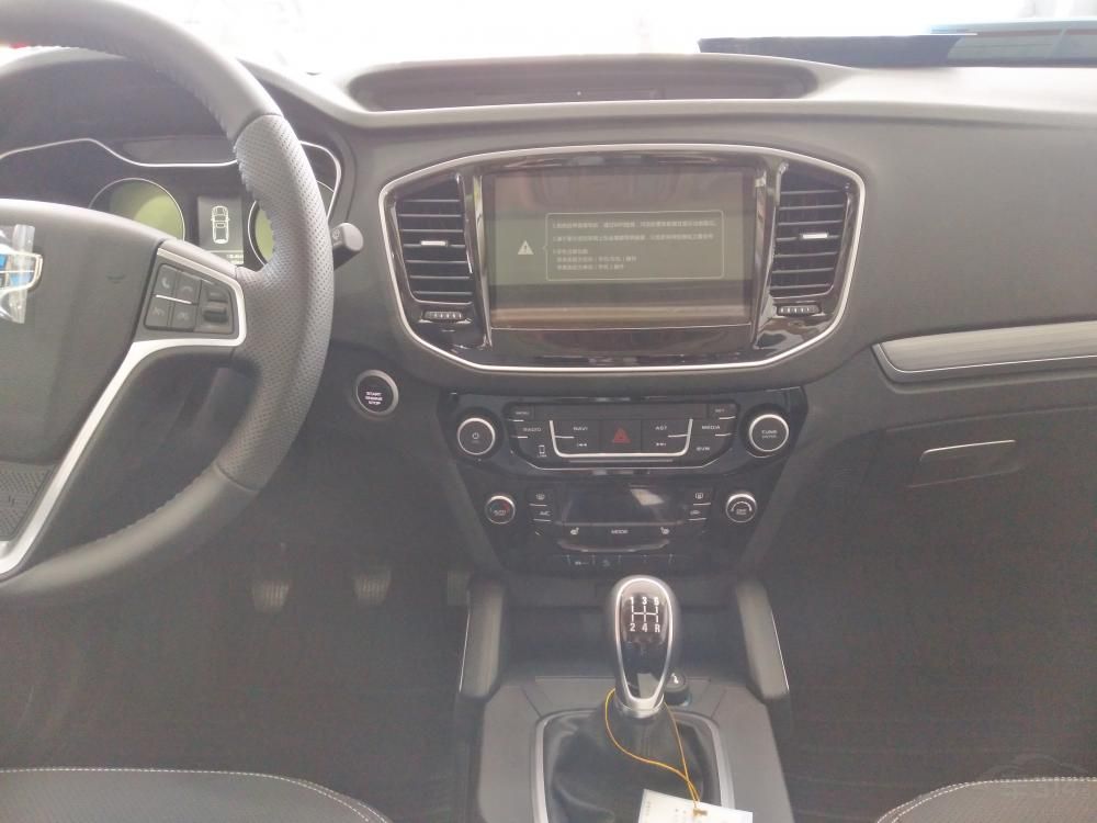 ˫ɫ��������ɫ����Զ��SUV���ڲ������˲��ټ�ͥ��ܰ�ķ�Χ��