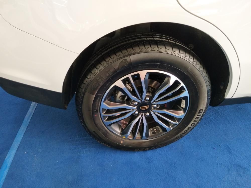 ǰ͸񣬵СGEELYװ7LEDԴɵתƣζƸװLEDռгƣʹ³Ӿ