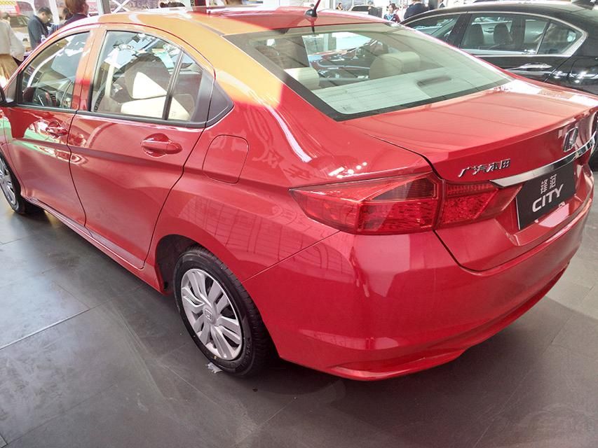 ��β���棬ȫ�·淶ͬ���䱸�˶Ƹ�װ����������β����ߴ�ϴ�