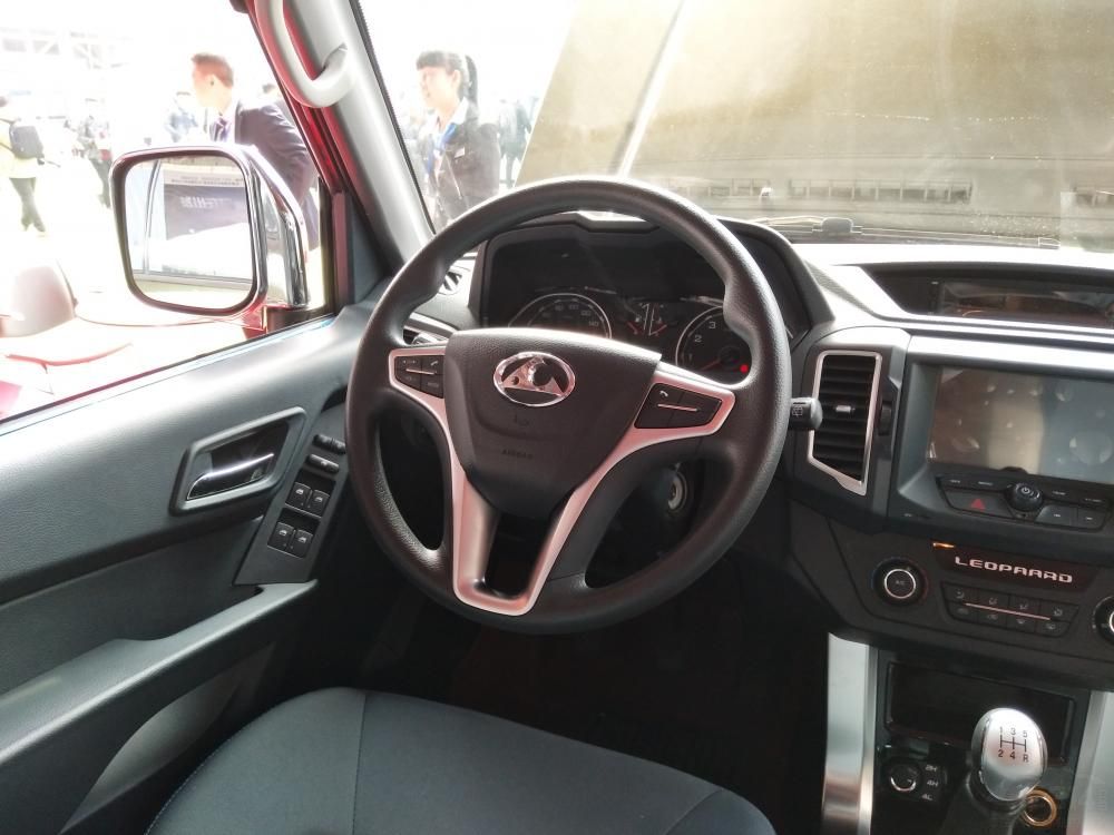 �������棬��������2.4L���ͷ�������������һ̨2.0T���ͷ�������