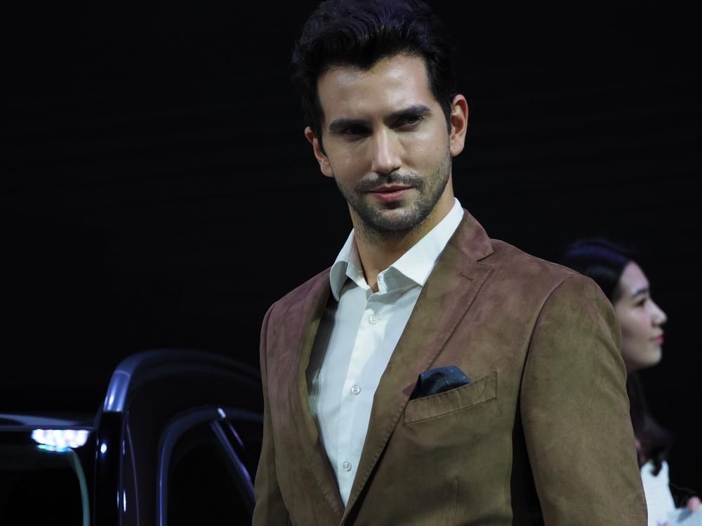 а������������ϴ�ʱ����һĨ�ŵ����е�΢Ц��