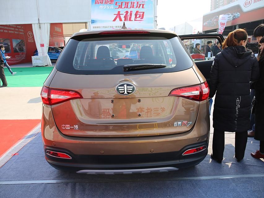 ��Ͼ߱�LED�ռ��г��Ƶ�ӥ����ʽǰ��ơ���ɫ���°�Χ����ɫ���»�������ʱ��Ӳ�ʵķ�����͡�