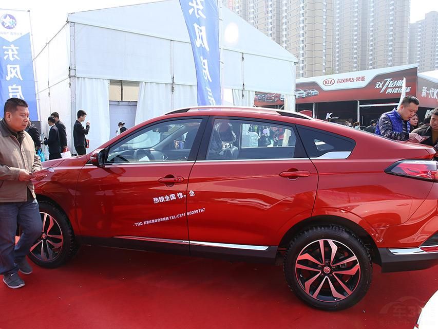 �ߴ緽�棬�³��ⲿ�����߷ֱ�Ϊ4793/1865/1592mm�����ﵽ2765mm����λ��һ�����ͽ���SUV��