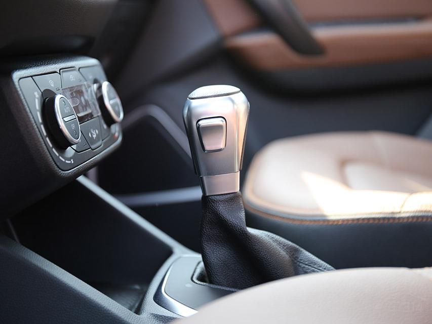 ����ϵͳ���֣�ɭ��R7����1.6L��Ȼ����������������������116��������ֵŤ��155ţ���ף���֮ƥ��6������һ������䡣