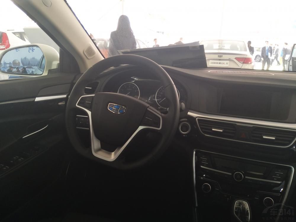 ����ĳ����ߴ糤���߷ֱ�Ϊ4956/1861/1513mm�����Ϊ2850mm��