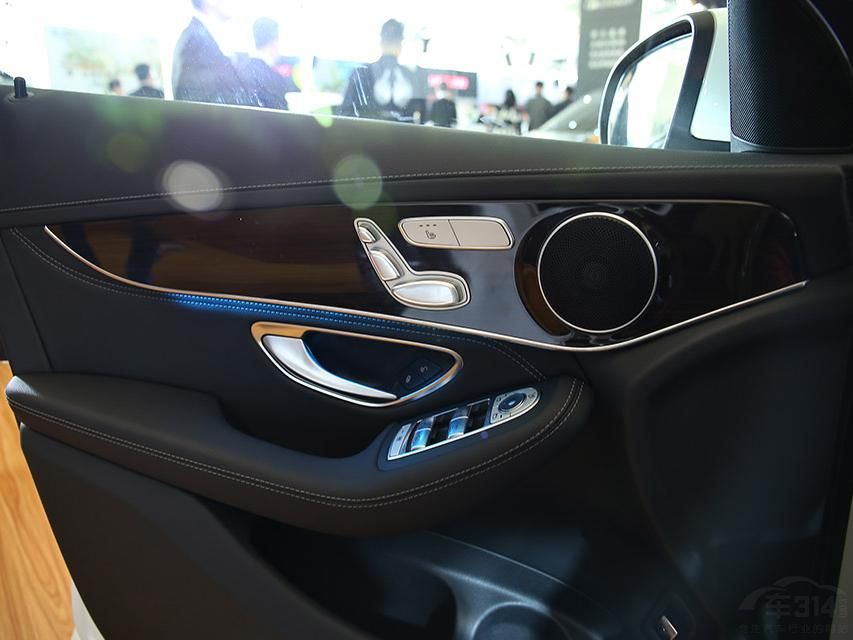 ��������ȫϵ�����˲�ͬ��У��2.0T�ķ�������ƥ��9AT�ı����䡣