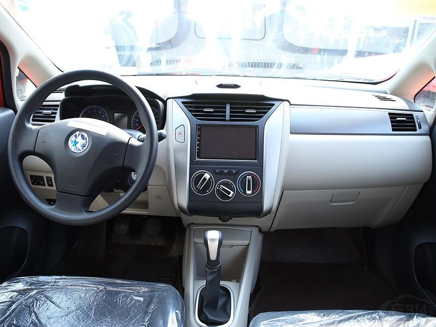 �³��䱸��һ�׳������ܻ���ϵͳ����ʵ��ʵʱ���졢����Ѱ����ԤԼ������һ�������ȹ��ܡ�